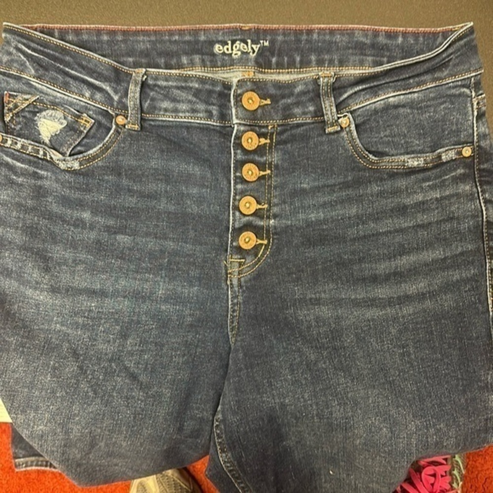 535.   Edgely women’s button fly high rise blue jeans size 34
